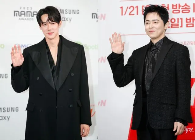 Les acteurs Yoo Yeon-seok et Jo Jung-seok reviennent dans la comédie musicale "Hedwig". Actualités 1