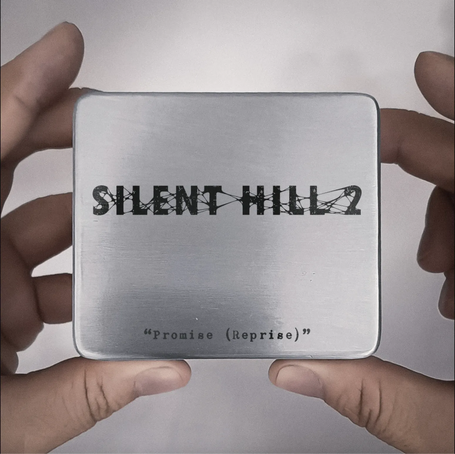 Draufsicht der Silent Hill 2 Music Box mit sichtbarem Titel